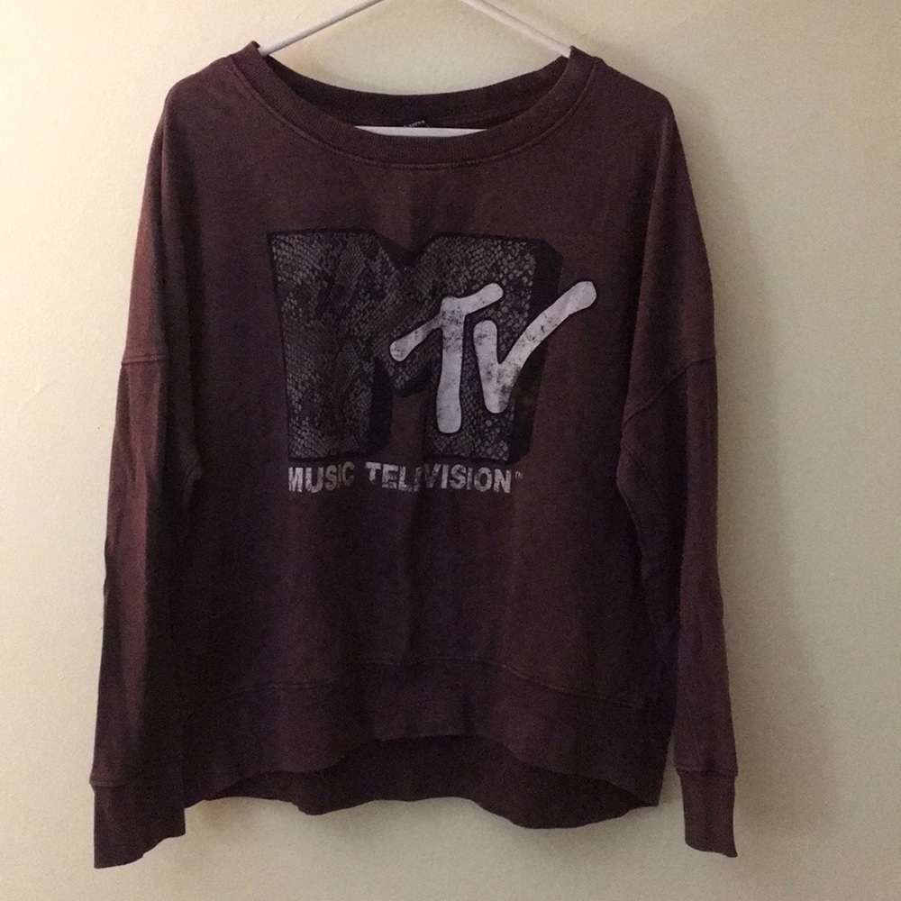 Vintage looking MTV crewneck